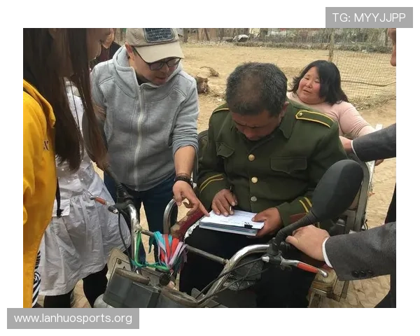 中国女足国家队走进璧山马坊平安希望小学公益行温暖爱心启航