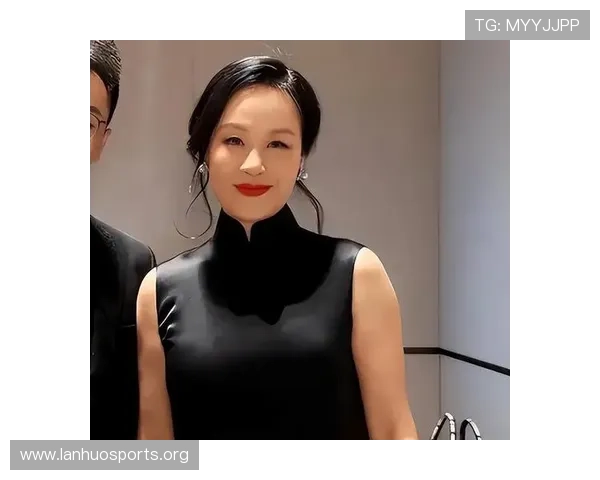 豪门对决中他双手指天庆祝背后隐藏着令人泪目的感人故事